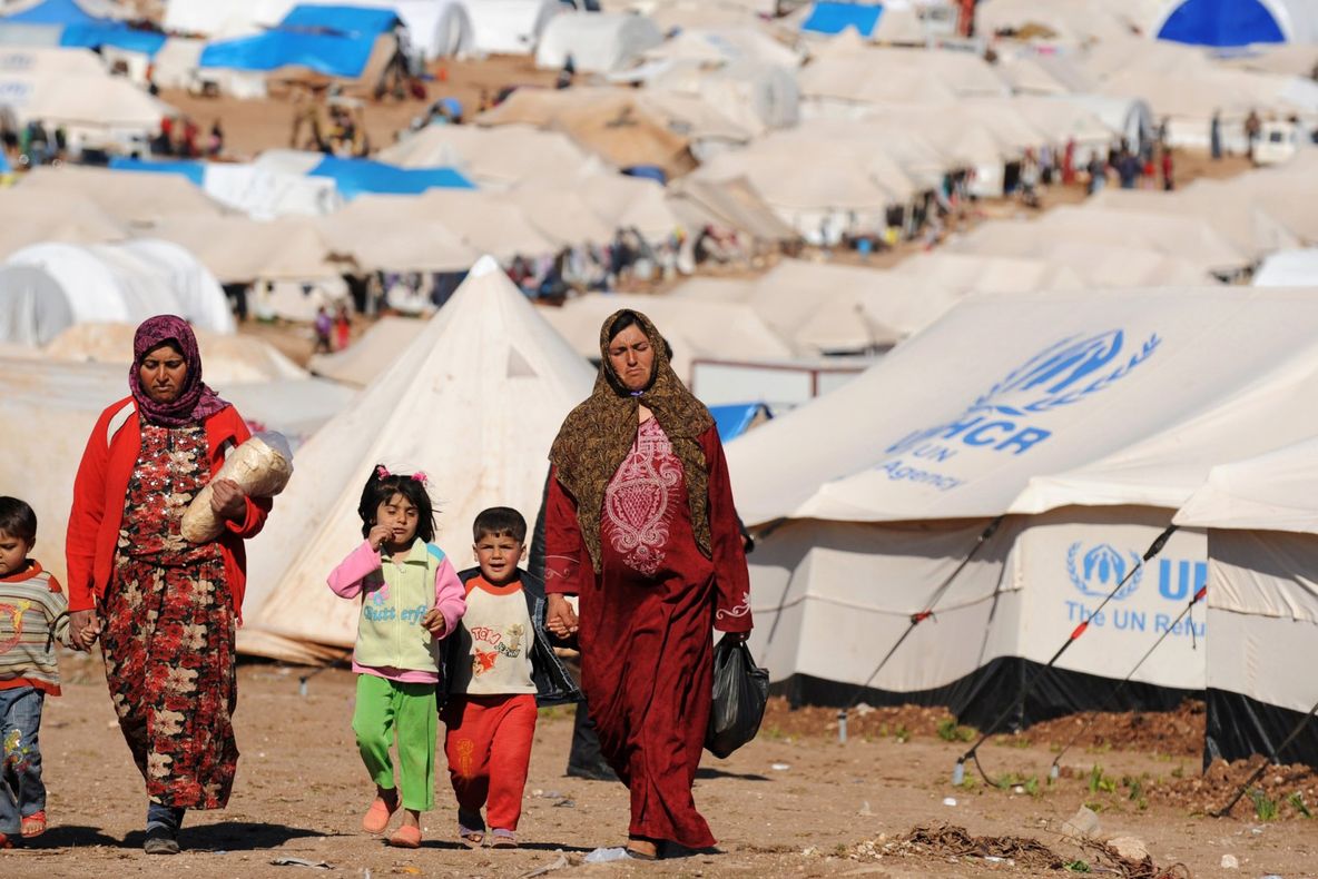 Toxiinfecţie alimentară într-o tabără de refugiaţi. Peste 800 de persoane afectate