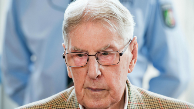 Un fost gardian de la Auschwitz a murit la 95 de ani, în timpul procesului