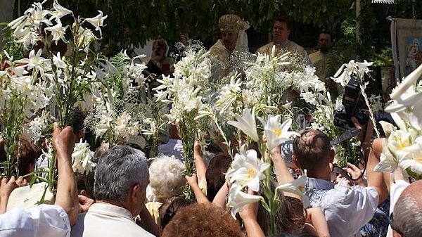 13 iunie, sărbătoarea crinilor de Sfântul Anton