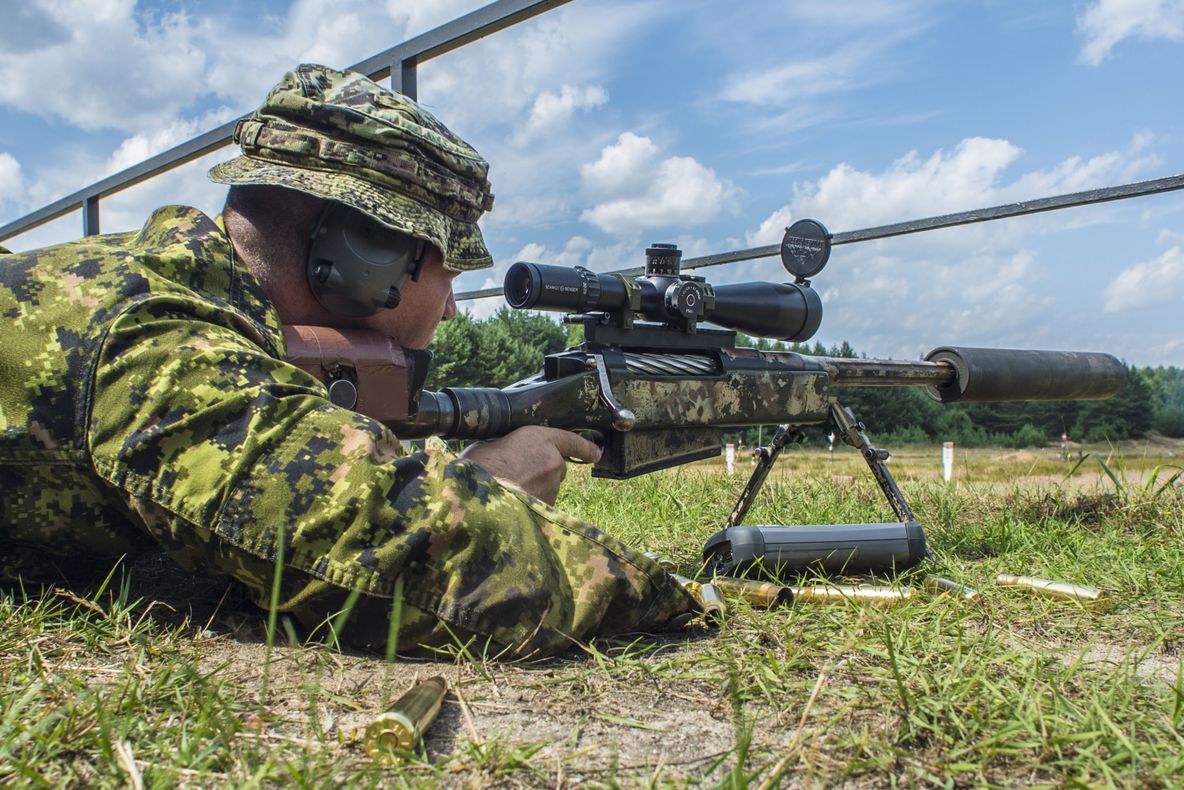 RECORD! Un sniper a atins cea mai îndepărtată țintă.Insurgentul vizat nici nu știa ce i se întâmplă 