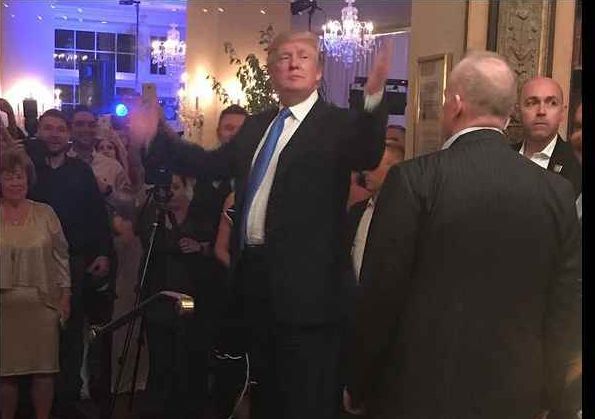 Donald Trump a intrat pe neaşteptate la o nuntă. Cum a reacţionat mireasa