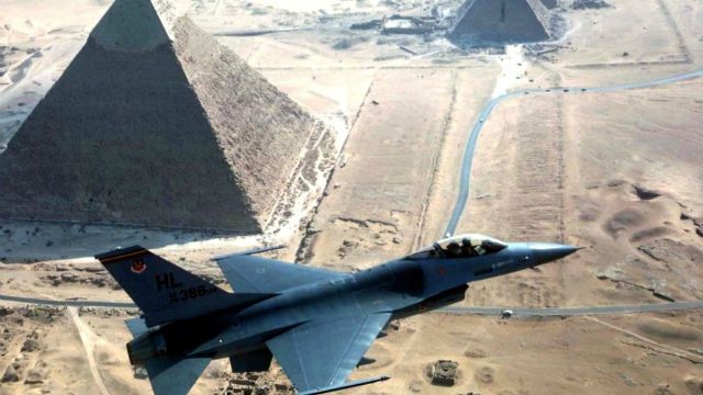 Egiptul a atacat 12 vehicule militare libiene care încercau să treacă frontiera