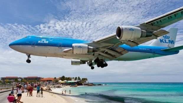 "Aeroportul morții". Femeia era pe plajă când avionul a decolat chiar lângă ea. Din păcate...