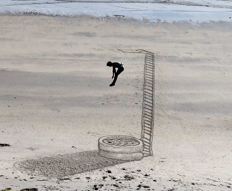 Au ajuns pe plajă dimineaţă şi au găsit cele mai bizare lucruri.În plus, şi oamenii se purtau ciudat