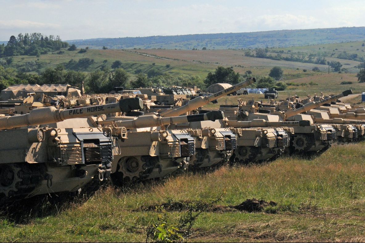 Manevre militare FĂRĂ PRECEDENT în România. Zeci de mii de militari, mii de blindate