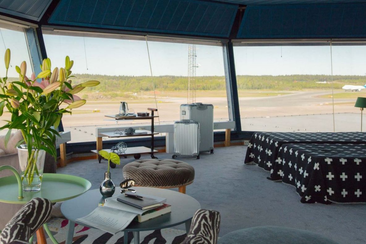 Cum arată unul dintre cele mai bizare hoteluri de lux. Cazarea, printr-un concurs interzis românilor