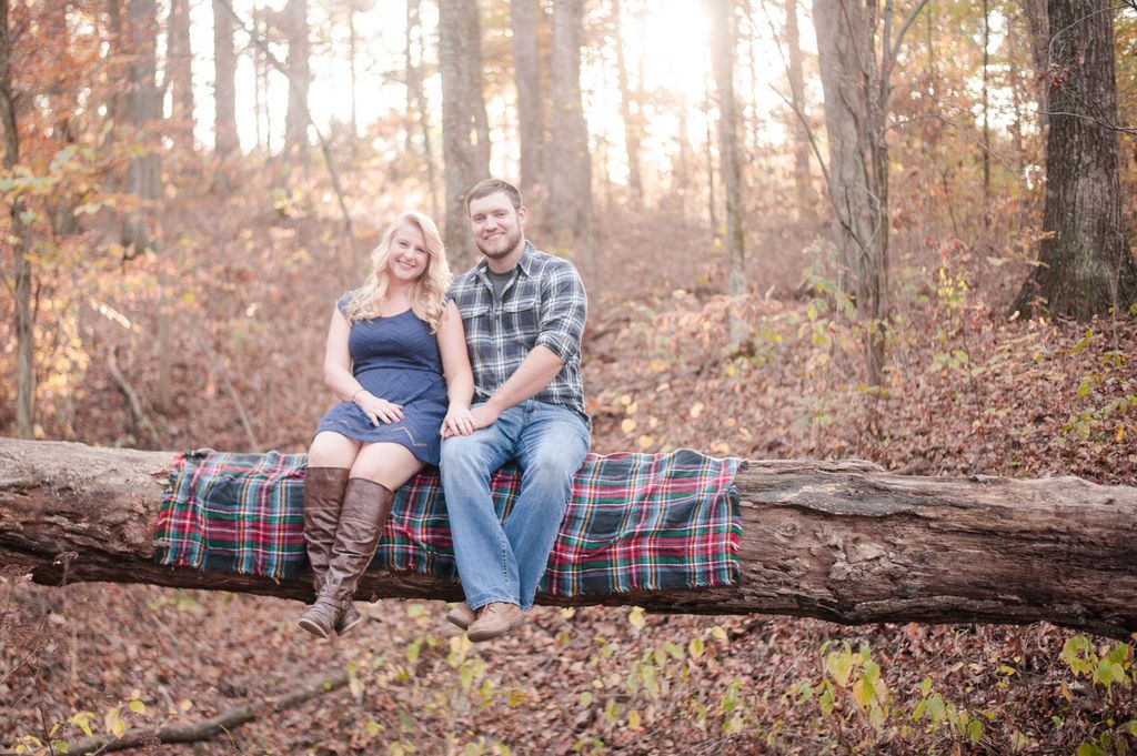 Motivul incredibil pentru care un bărbat s-a logodit cu două surori. Nu-i deloc scandalos!