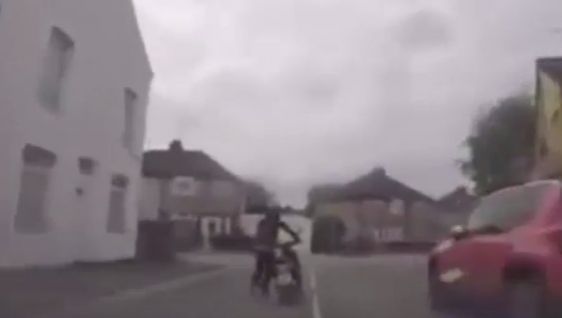 Șofa liniștită când i-a apărut ceva în față. Ce a urmat este INCREDIBIL! A fost chemată poliția