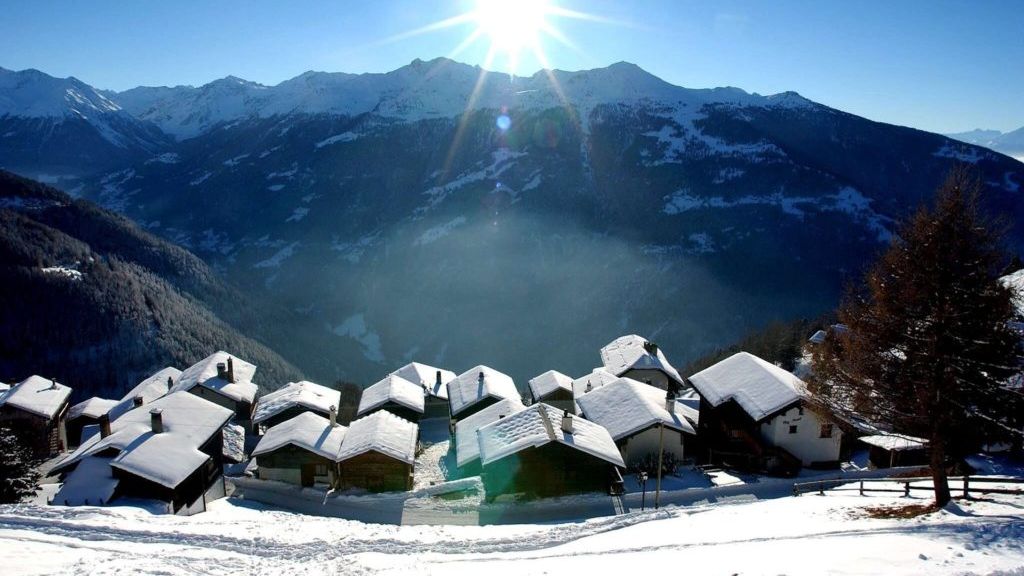 Se plimba pe munte când a văzut în față cel mai șocant lucru din viața lui! A fost chemată poliția