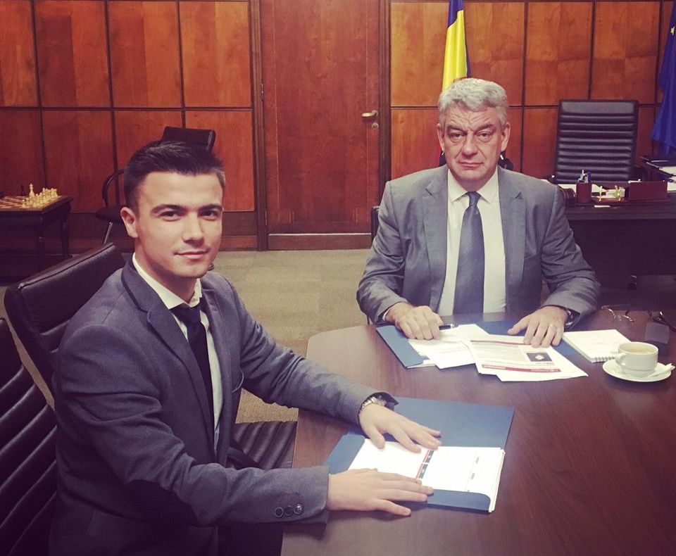 Mihai Tudose l-a reangajat la Guvern pe consilierul adus de Ponta şi dat afară de Grindeanu