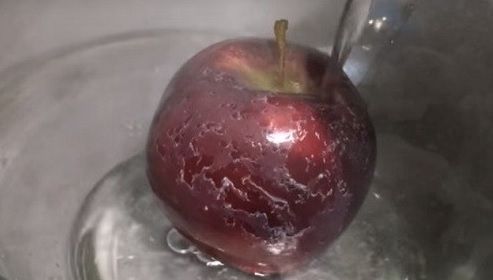"Ceara de pe fructe se depune pe pereții stomacului și poate provoca mai multe tipuri de CANCER"