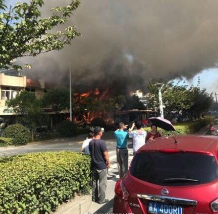 Explozie devastatoare în centrul unui oraș: mai mulți morți și 55 de răniți