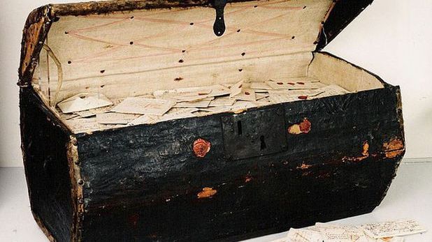 A cotrobăit prin lucrurile bunicului și a făcut o descoperire UIMITOARE