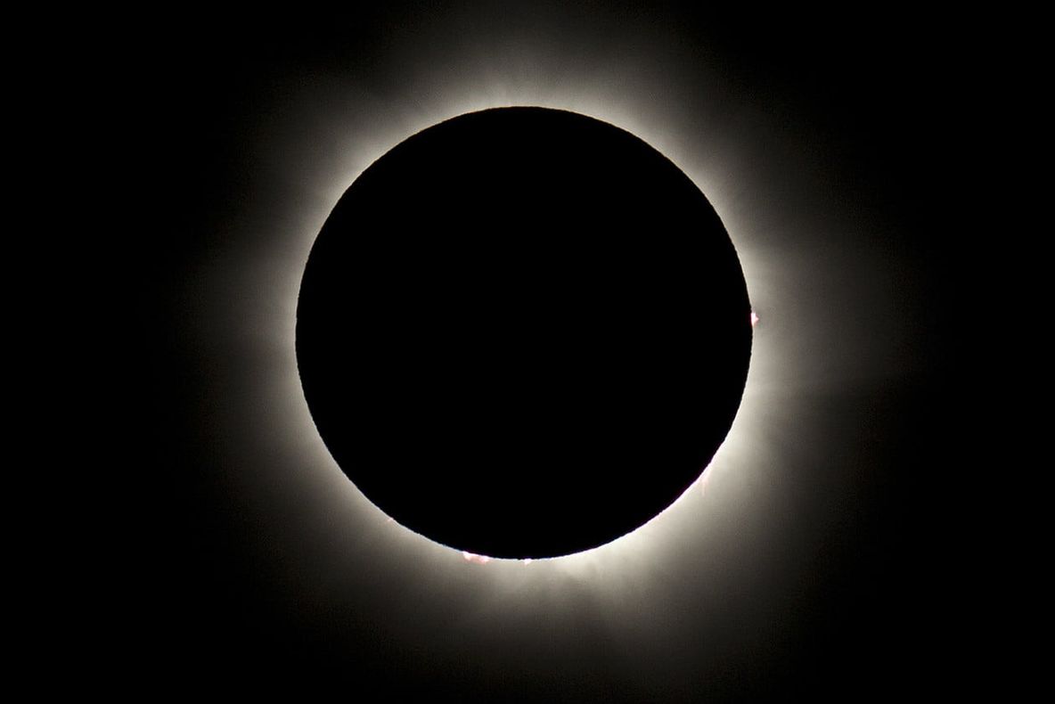 Sfârșitul lumii vine odată cu eclipsa de soare de luna viitoare? Previziune înspăimântătoare