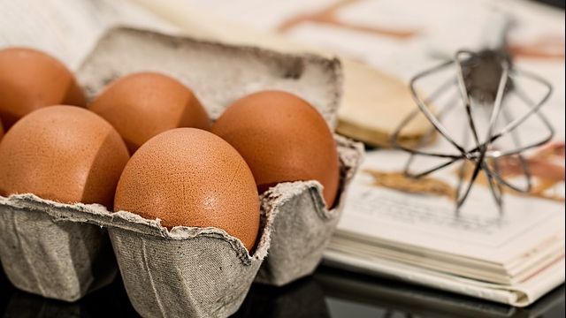 Cel mai simplu mod de a verifica  dacă un ou este proaspăt 