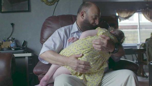 Copiii care ajung în casa lui mor. 80 de micuţi au murit până acum.Povestea şocantă a acestui bărbat