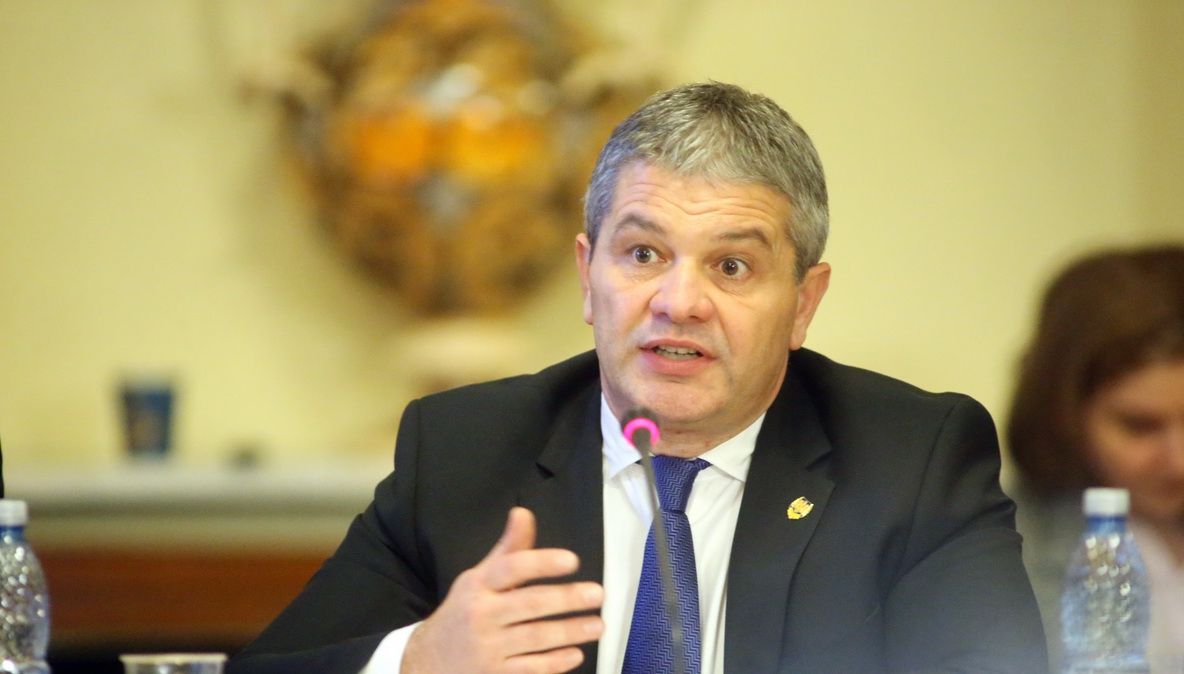 Florian Bodog (PSD), fost ministrul al Sănătății, condamnat cu suspendare într-un dosar de angajări fictive. Din 3 acuzații a mai rămas doar una