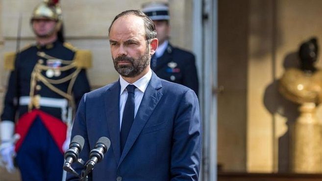 Gafă în securitatea franceză. 100 de teroriști au achiziționat arme printr-o breșă legislativă