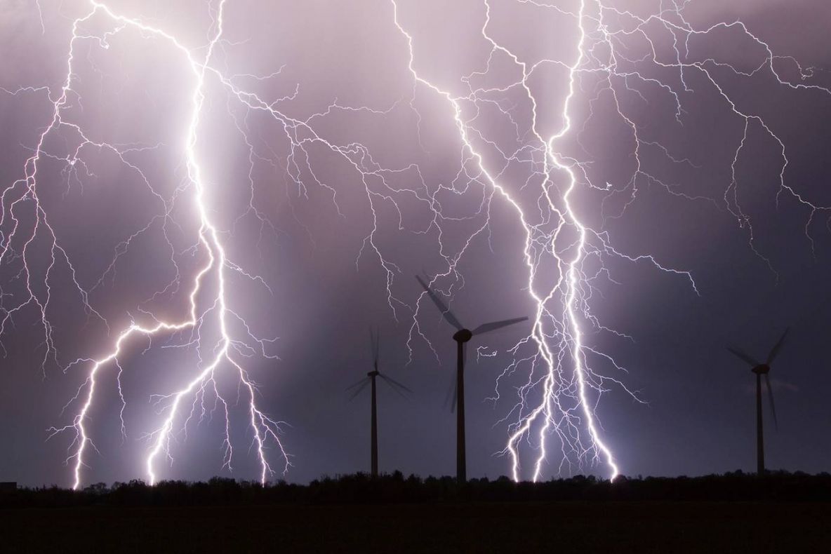 Mii de locuințe din Olt, fără energie electrică 