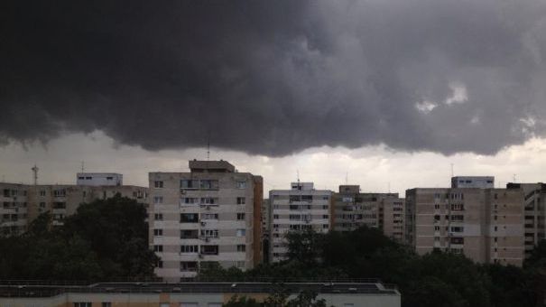 Primăria Capitalei, bilanţ după vijelia de marţi după-amiază. Ce zone au fost afectate