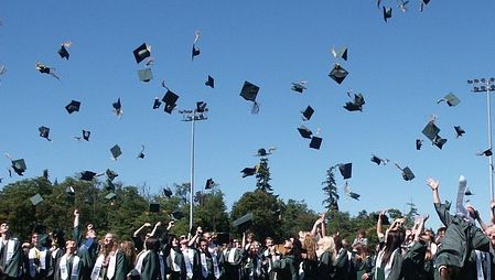 Admitere facultate. Topul celor mai căutate facultăți din București. S-au înscris mii de candidați 