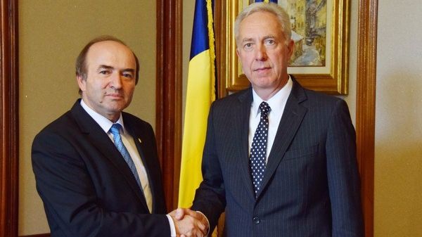 Ministrul Justiției, Tudorel Toader, s-a întâlnit cu ambasadorul SUA la București