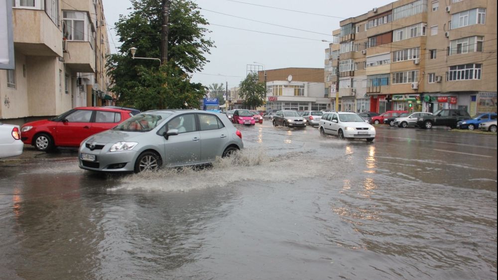 Potop pe litoral. Constanța, sub ape