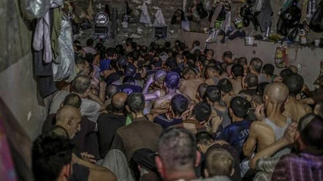 Militanții ISIS, ținuți în condiții groaznice în închisorile din Mosul. ”Nu sunt ființe umane!”