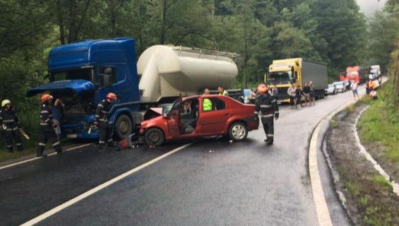 Accident grav, cu 3 victime, în zona Oituz, joi seară