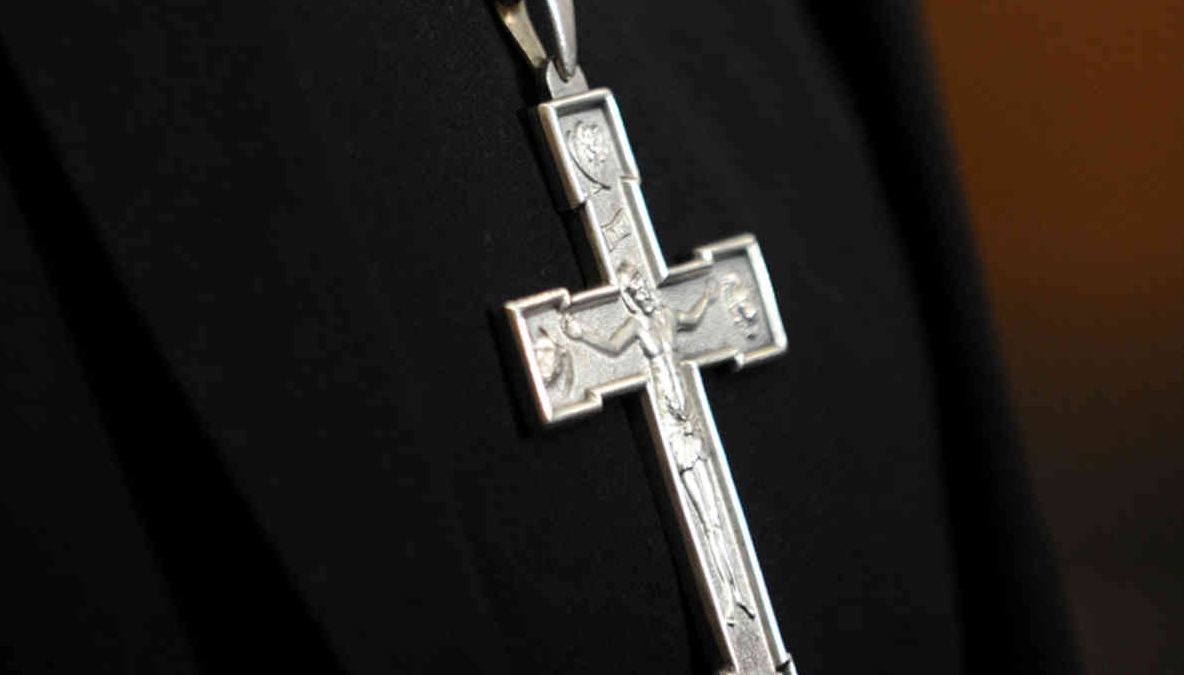 INCREDIBIL Cum încearcă un preot să atragă enoriași la slujbe? Nu o să-ți vină să crezi ce le oferă