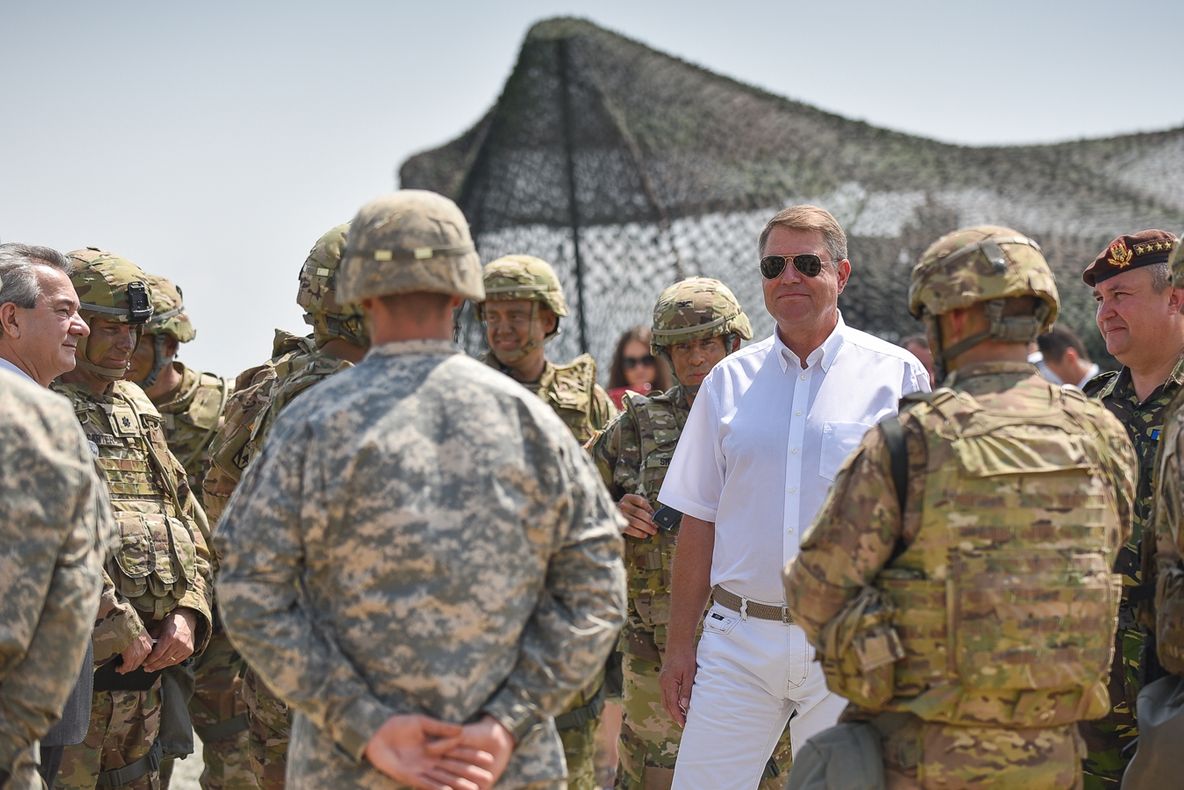 Iohannis, către criticii achiziției de rachete: Nu am de gând să le răspund. Militarii o vor face