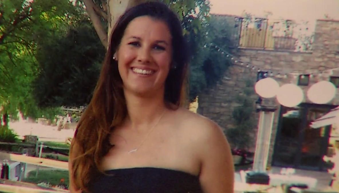 SUPRAVIEŢUIREA extraordinară a unei femei: a simţit că ceva îi atinge piciorul, era un RECHIN URIAŞ