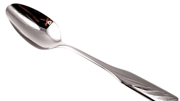 Cum îţi poţi verifica sănătatea cu ajutorul unei linguri 