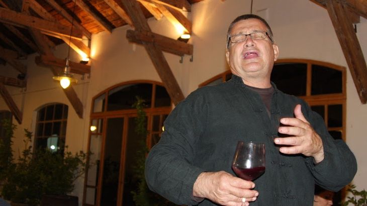 Mircea Dinescu face haz de necaz. Poetul i-a dedicat lui Nicușor Dan o "fabulă pentru preșcolari", după episodul cu drona rusească