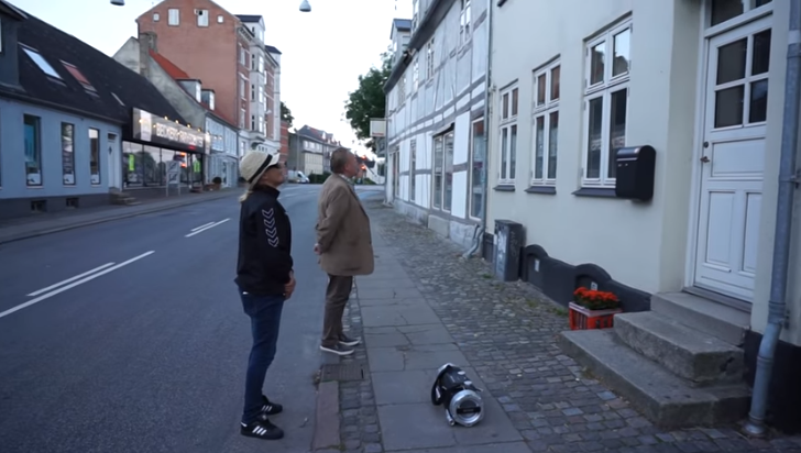 Au auzit că primarul vrea o moschee în oraş, aşa că s-au răzbunat imediat. Ce i-au făcut edilului