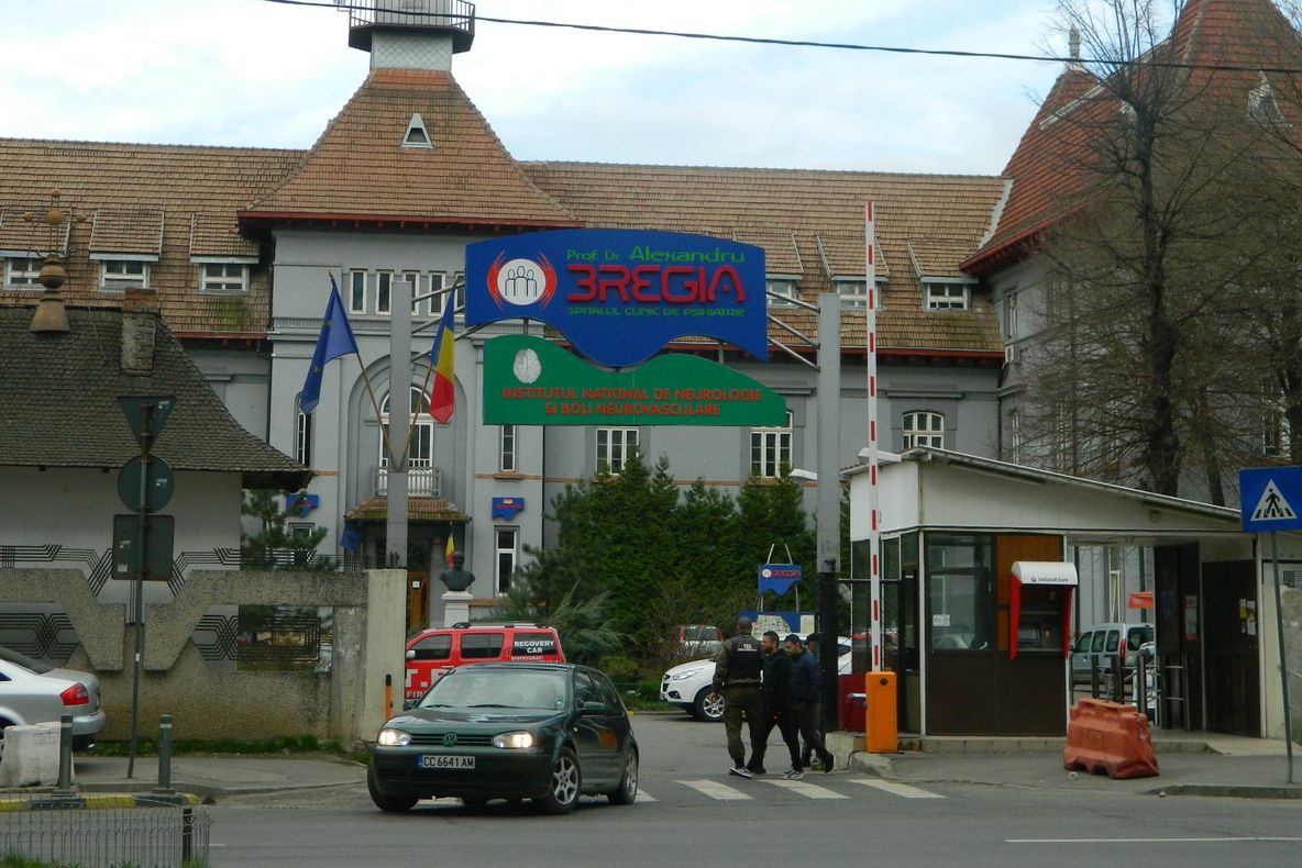 Fosta şefă a Serviciului Achiziţii de la Spitalul Obregia, reţinută de DNA, pentru 24 de ore