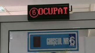 Aglomerație la Pașapoarte. Sute de oameni, la cozi