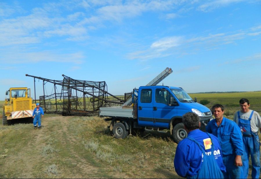 Datori vânduţi. PETROM execută silit o comună din Galaţi. Banii ceruţi, încasările satului pe 12 ani