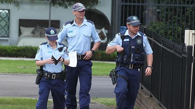 Ce a făcut un tânăr într-un lift întrece orice imaginație! Acum e căutat peste tot de polițiști