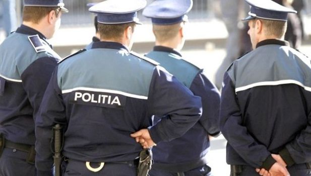 Jos pălăria! Gestul extraordinar al unui poliţist din Prahova: a oprit circulaţia şi...