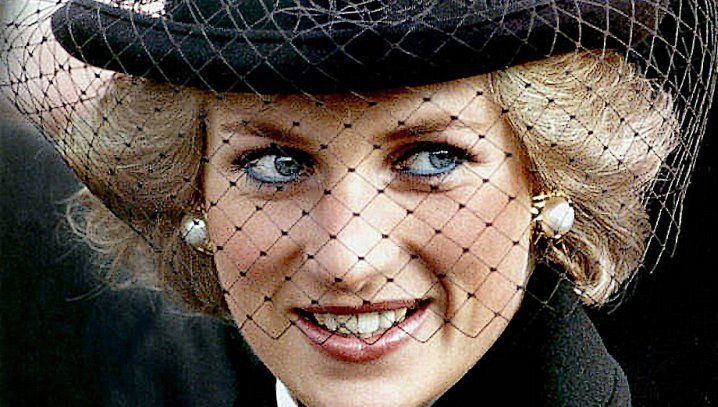 Au verificat mormântul prinţesei Diana. Au rămas uimiţi când au văzut ce au descoperit