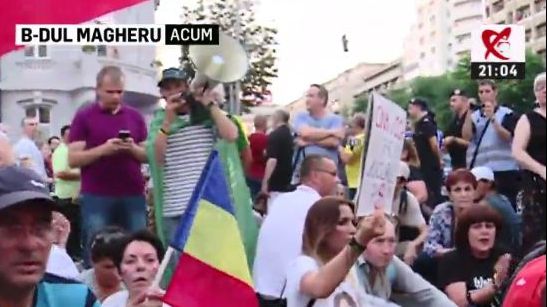 Marș de susținere a DNA. O mie de oameni, în stradă în București. Au scandat împotriva PSD