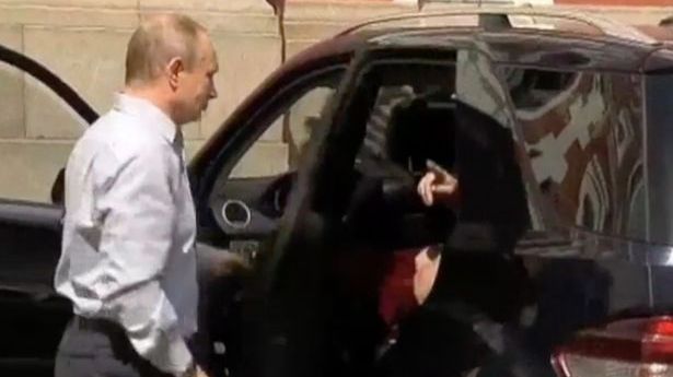 Vladimir Putin are o nouă iubită! Cine este femeia misterioasă alături de care a fost surprins
