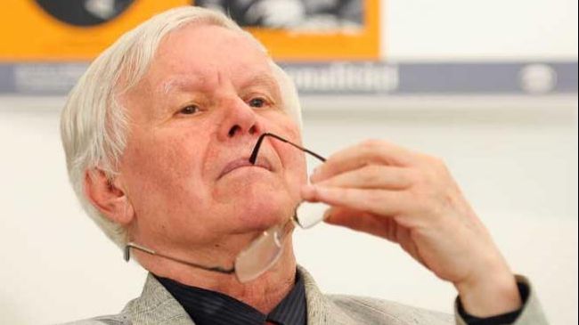 Academicianul Eugen Simion: "Suntem cu americanii, dar să nu facem prostia să neglijăm Franța"