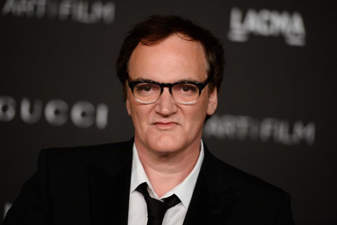 Regizorul Quentin Tarantino s-a logodit cu o cântăreață cu 21 de ani mai tânără! Iată cum arată
