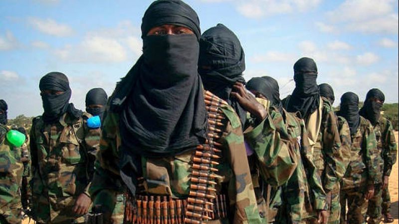 SRI: Cetățeni sirieni acuzați de legături cu grupări teroriste, declarați INDEZIRABILI în România