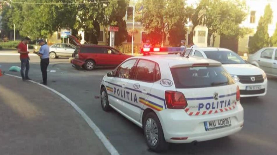 Scandal cu topoare în plin trafic. Polițiștii au intervenit cu pistoale 