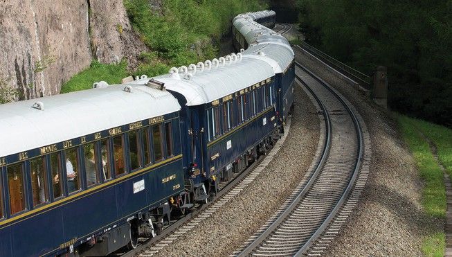 Cum arată interiorul celui mai luxos tren din lume. Un bilet poate ajunge până la 20.000 de dolari