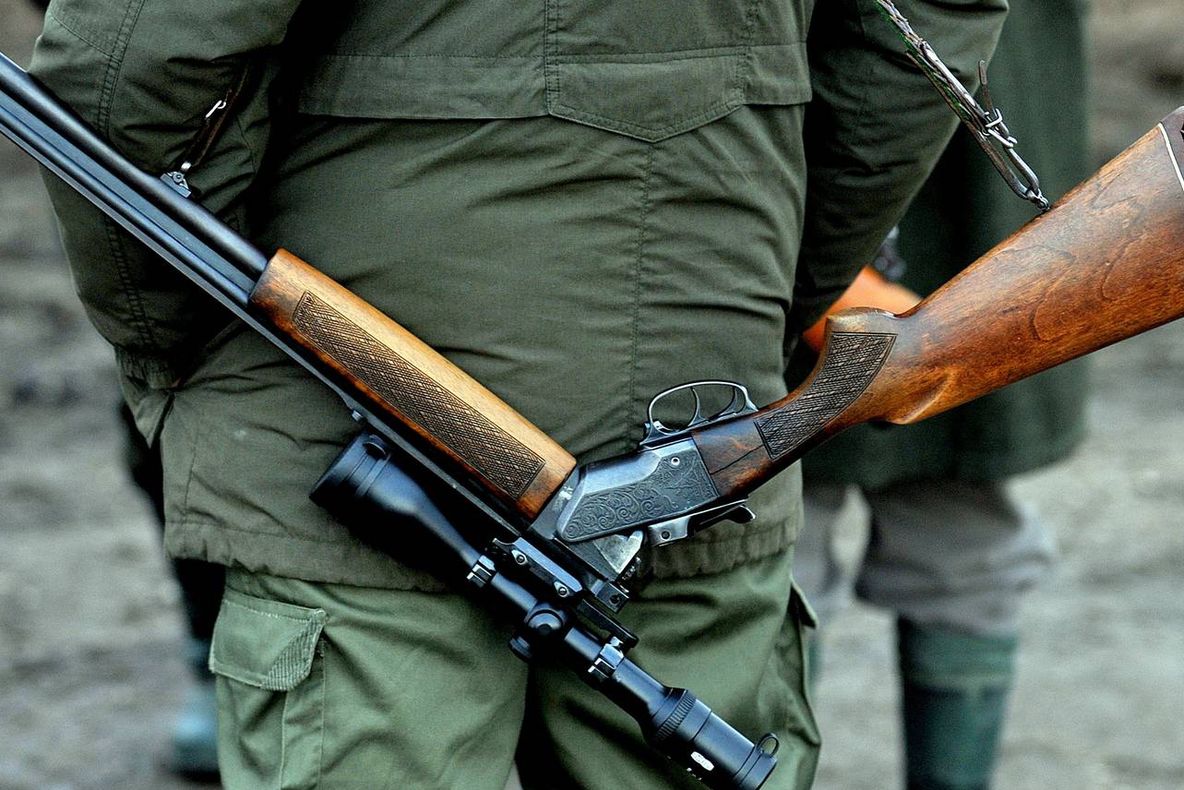 Tânăr împușcat în timpul unei partide de vânătoare