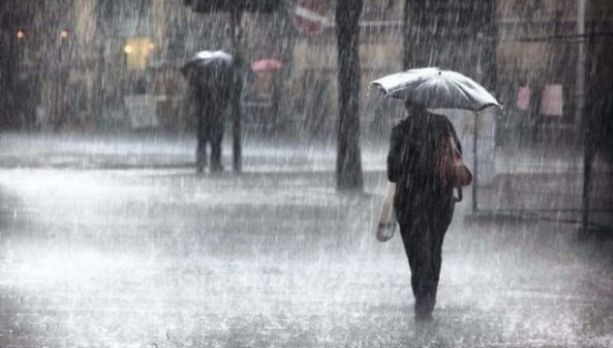 Informare meteo de ultimă oră! Weekend cu ploi torenţiale şi temperaturi scăzute